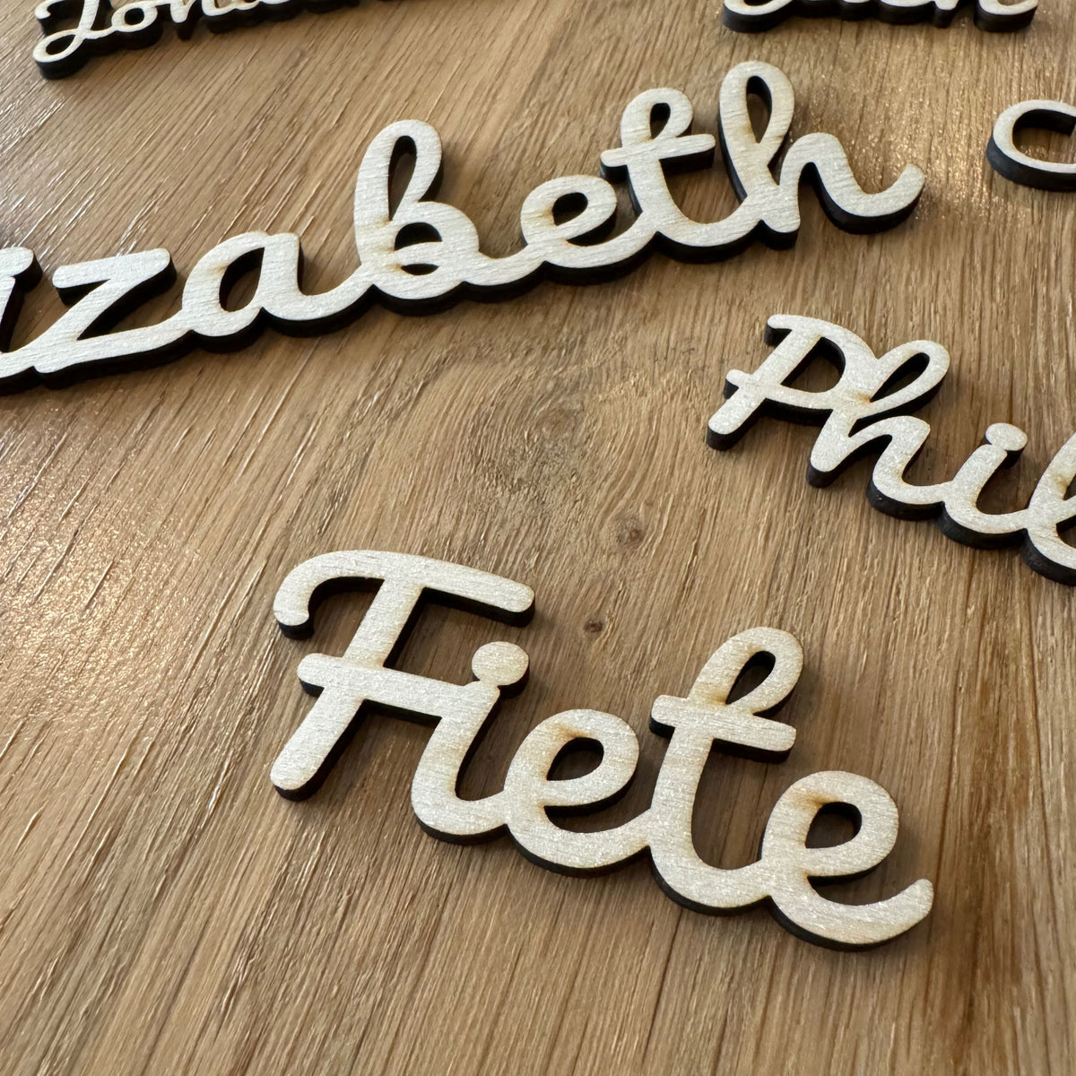 Connected Cuts – Schriftart für Laser, Plotter & 3D-Druck